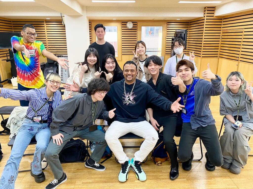 ヴィクター・ニューマン(Victor Newman)氏 来校🎤