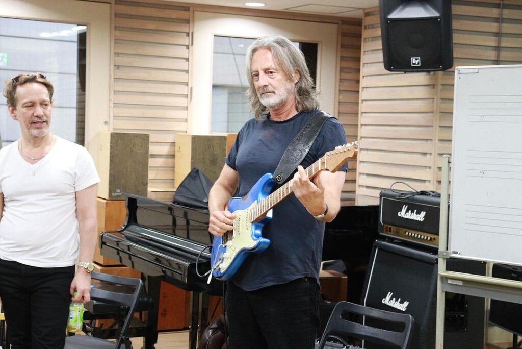 アレン・ハインズ(Allen Hinds)氏🎸来校！！